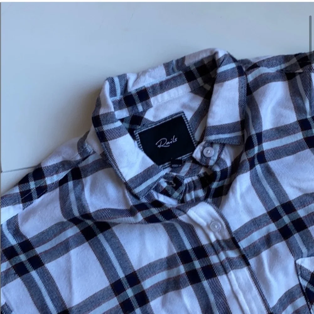 Rails Britt Short Sleeve Button Down Plaid Top Size XS - Picture 4 of 9